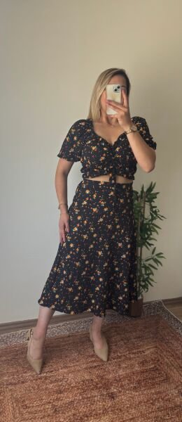 Yırtmaçlı Etekli Takım Siyah Desenli - M