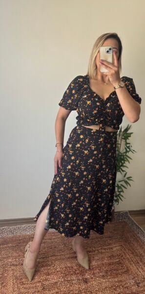 Yırtmaçlı Etekli Takım Siyah Desenli - M