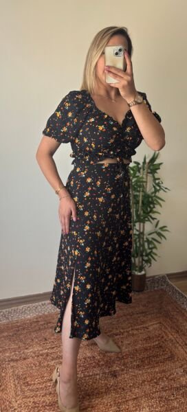 Yırtmaçlı Etekli Takım Siyah Desenli - M