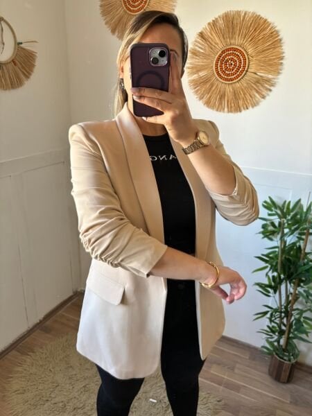 Kolu Büzgülü Astarlı Ceket