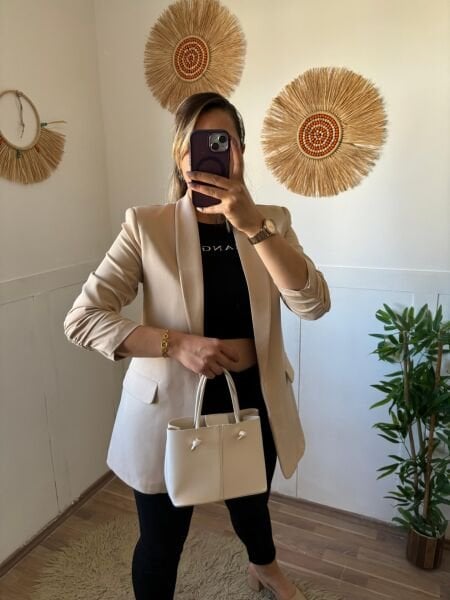 Kolu Büzgülü Astarlı Ceket