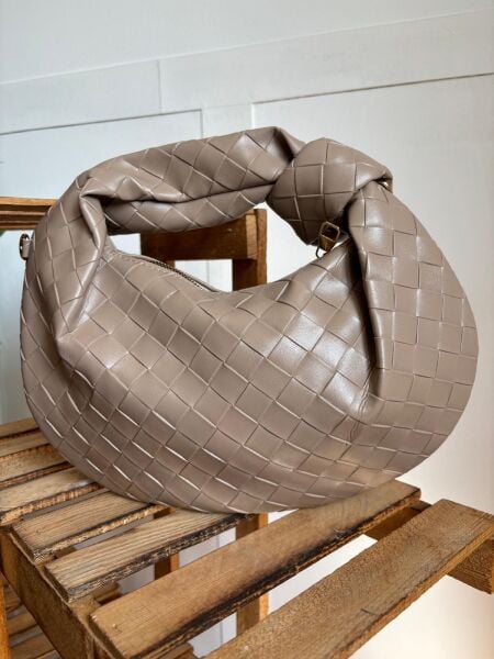 Örgü Desenli Düğüm Detaylı Çanta