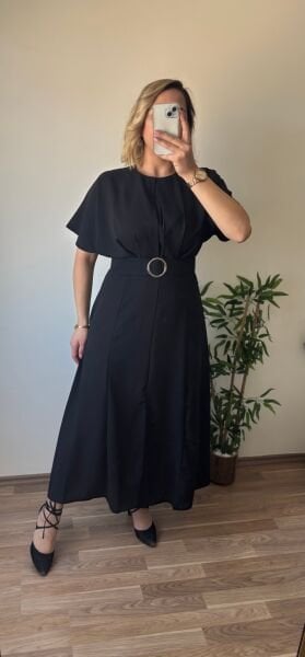 Gögüs Pileli Yirtmacli Elbise