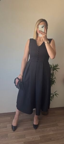 Düğmeli Pileli Atlas Elbise