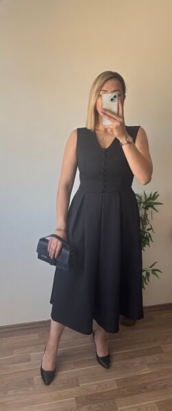 Düğmeli Pileli Atlas Elbise