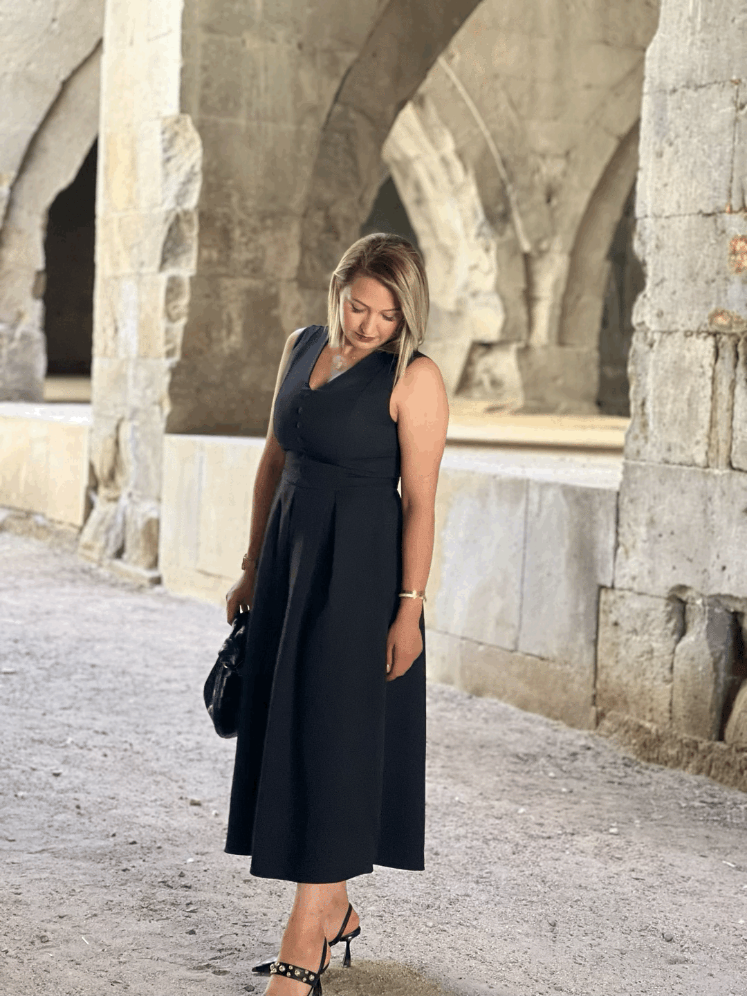 Düğmeli Pileli Atlas Elbise