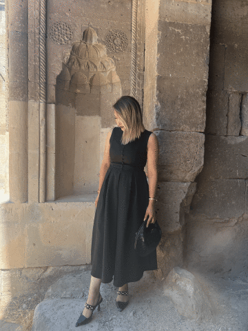 Düğmeli Pileli Atlas Elbise