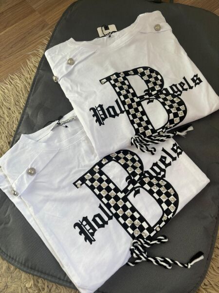Marka Model T-Shirt