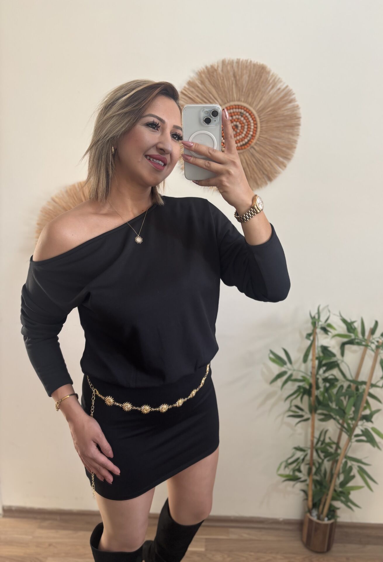 Kayik Yaka Siyah Elbise