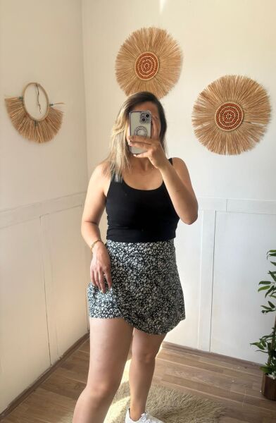 Desenli Şort Etek Siyah Beyaz Çiçek - 2XL