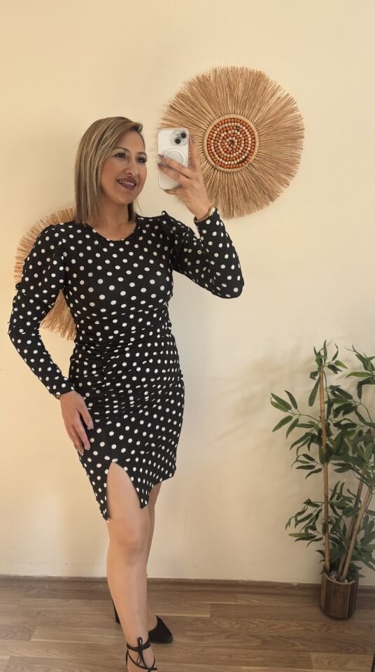 Puantiye onden Yirtmacli Elbise