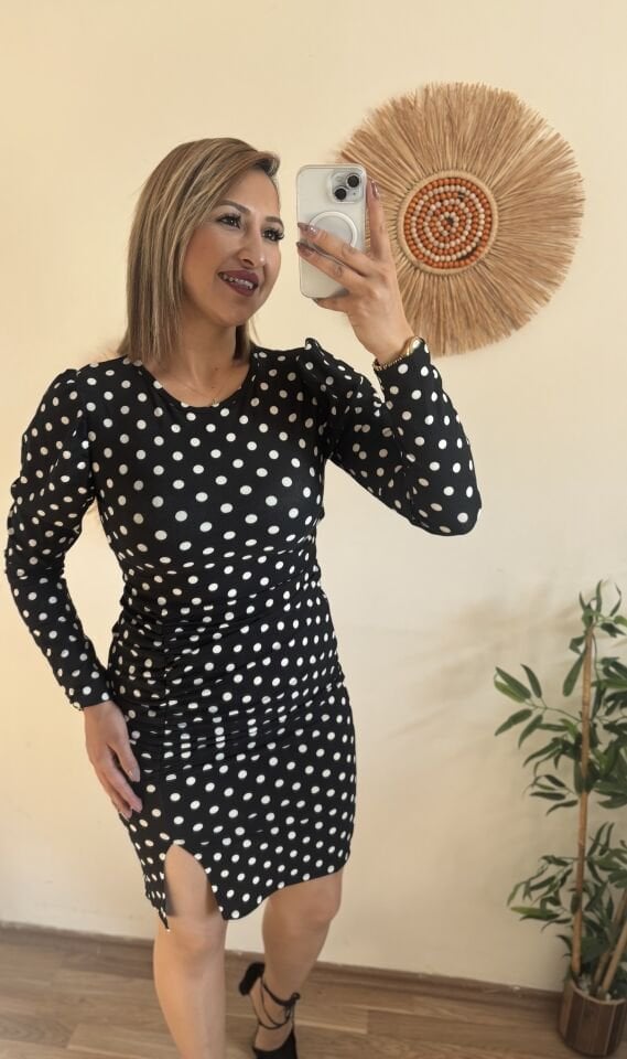 Puantiye onden Yirtmacli Elbise