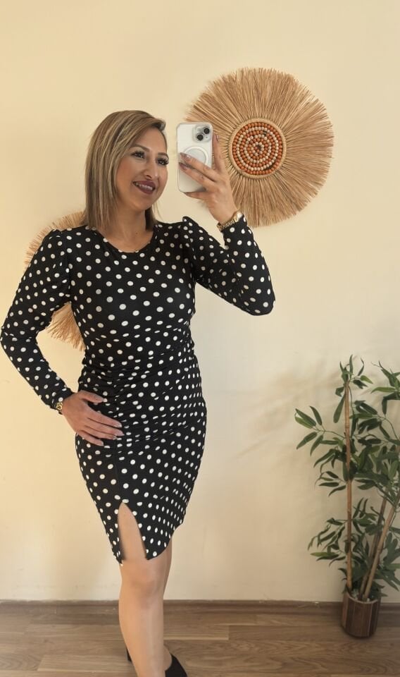 Puantiye onden Yirtmacli Elbise