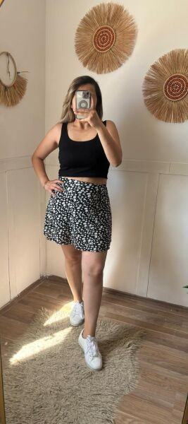 Desenli Şort Etek Siyah Çıtır Desen - S