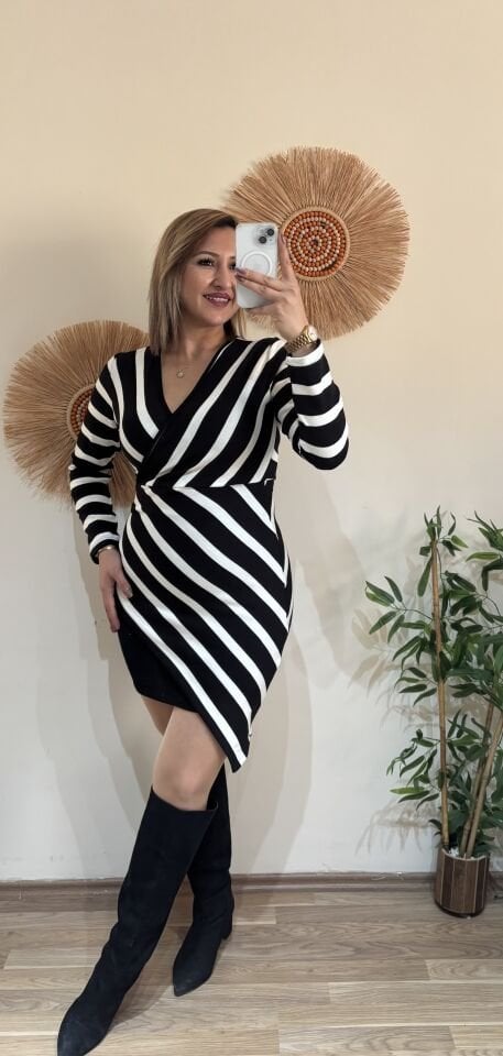 Siyah Beyaz Cizgili Elbise