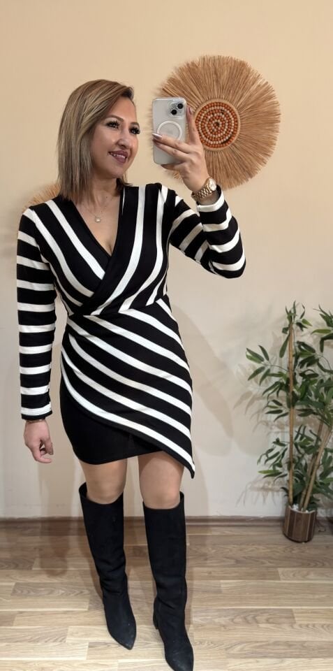 Siyah Beyaz Cizgili Elbise