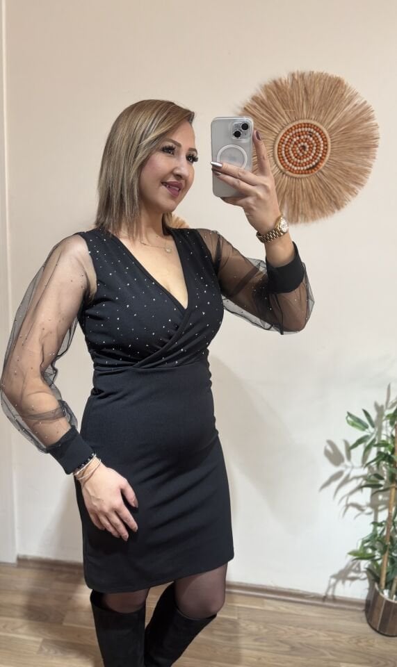 Taşlı kolu tül detaylı elbise