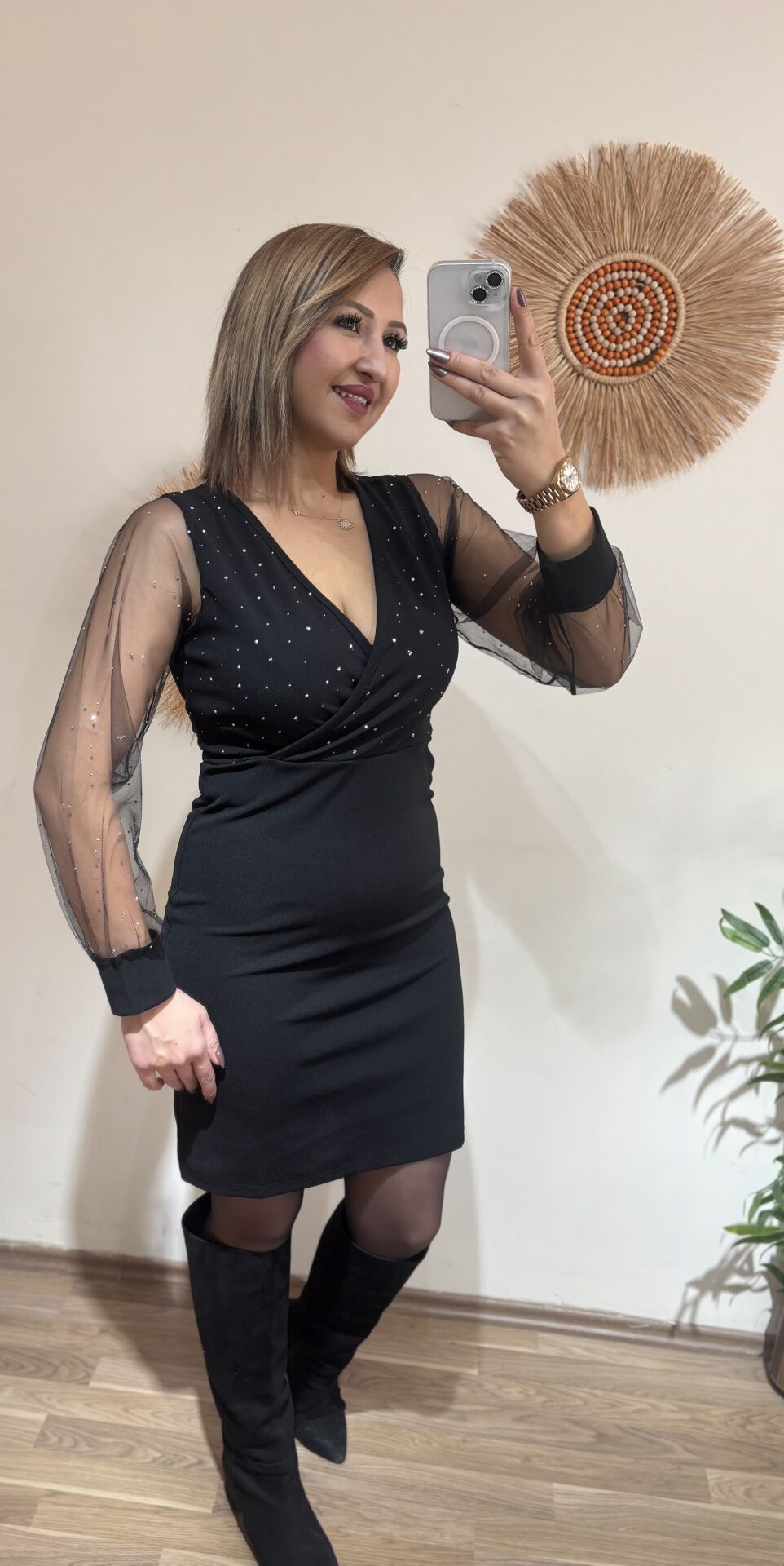 Taşlı kolu tül detaylı elbise